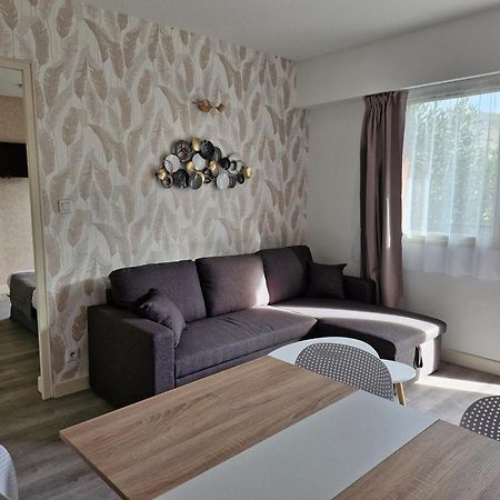 Hotel Le Vanseen Les Vans Exterior photo