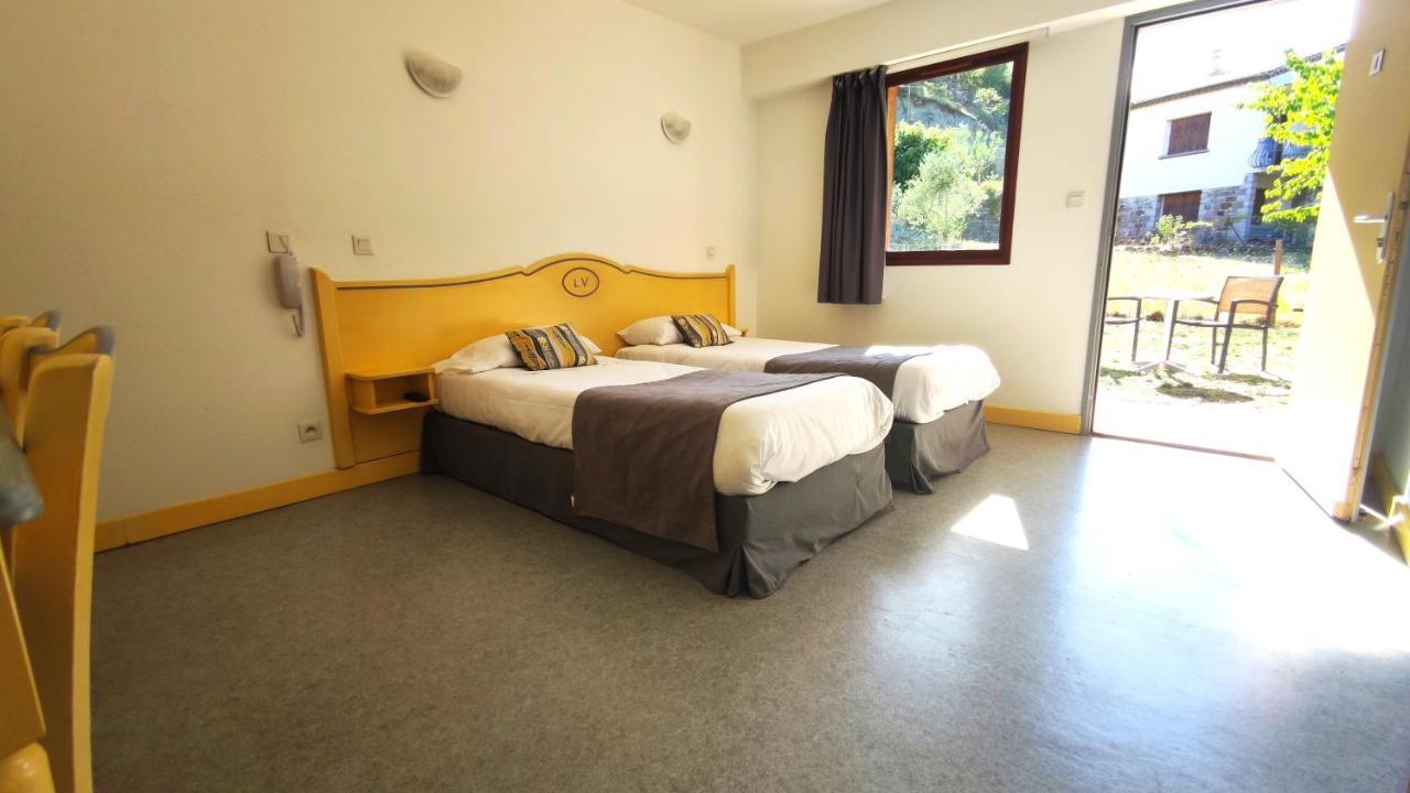 Hotel Le Vanseen Les Vans Exterior photo